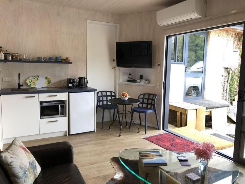 Central Wanaka | Lake & Mtn Views | Well Appointed Διαμέρισμα Εξωτερικό φωτογραφία