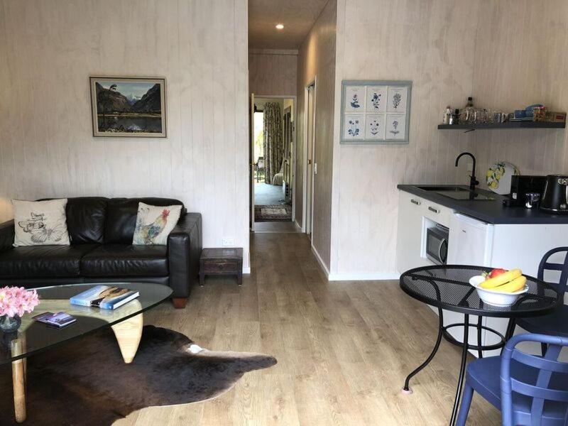 Central Wanaka | Lake & Mtn Views | Well Appointed Διαμέρισμα Εξωτερικό φωτογραφία